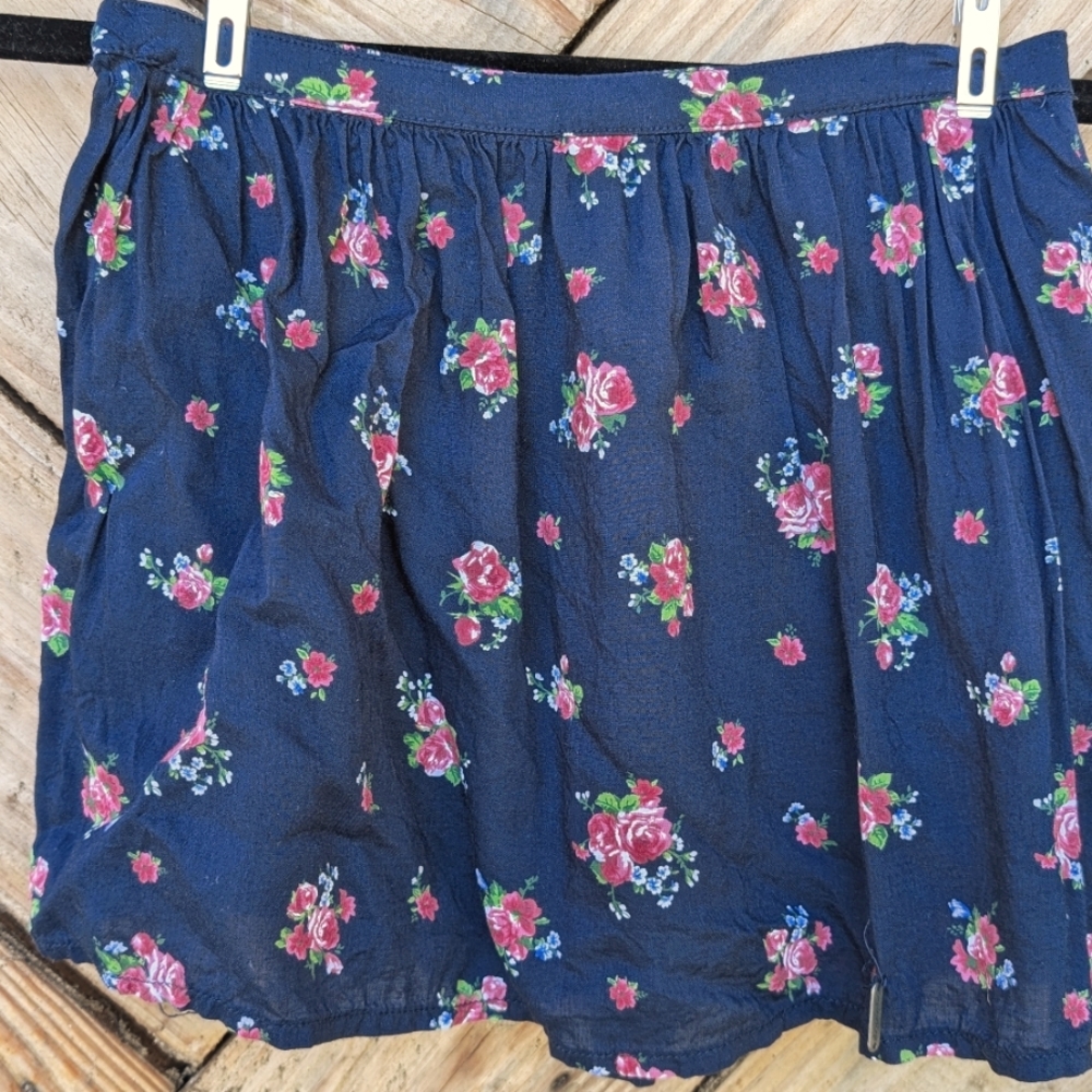 Abercrombie & Fitch Juniors floral mini skirt